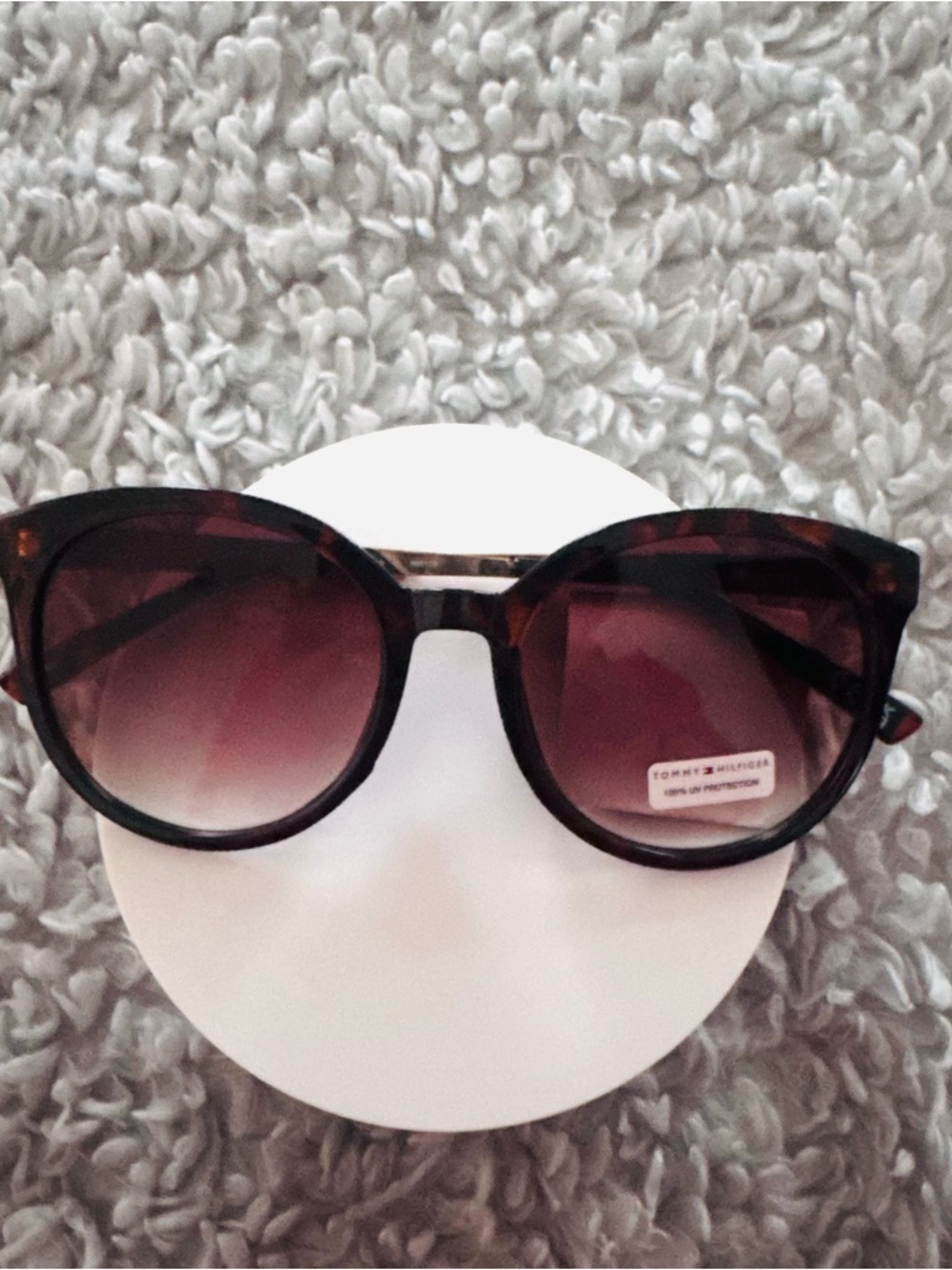 Tommy Hilfiger Women's Tortoise Frame Sunglasses with Brown Gradient Lenses. New